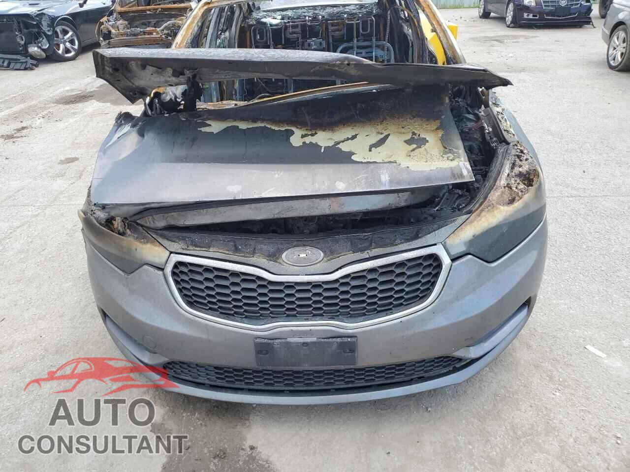 KIA FORTE 2016 - KNAFX4A6XG5533144