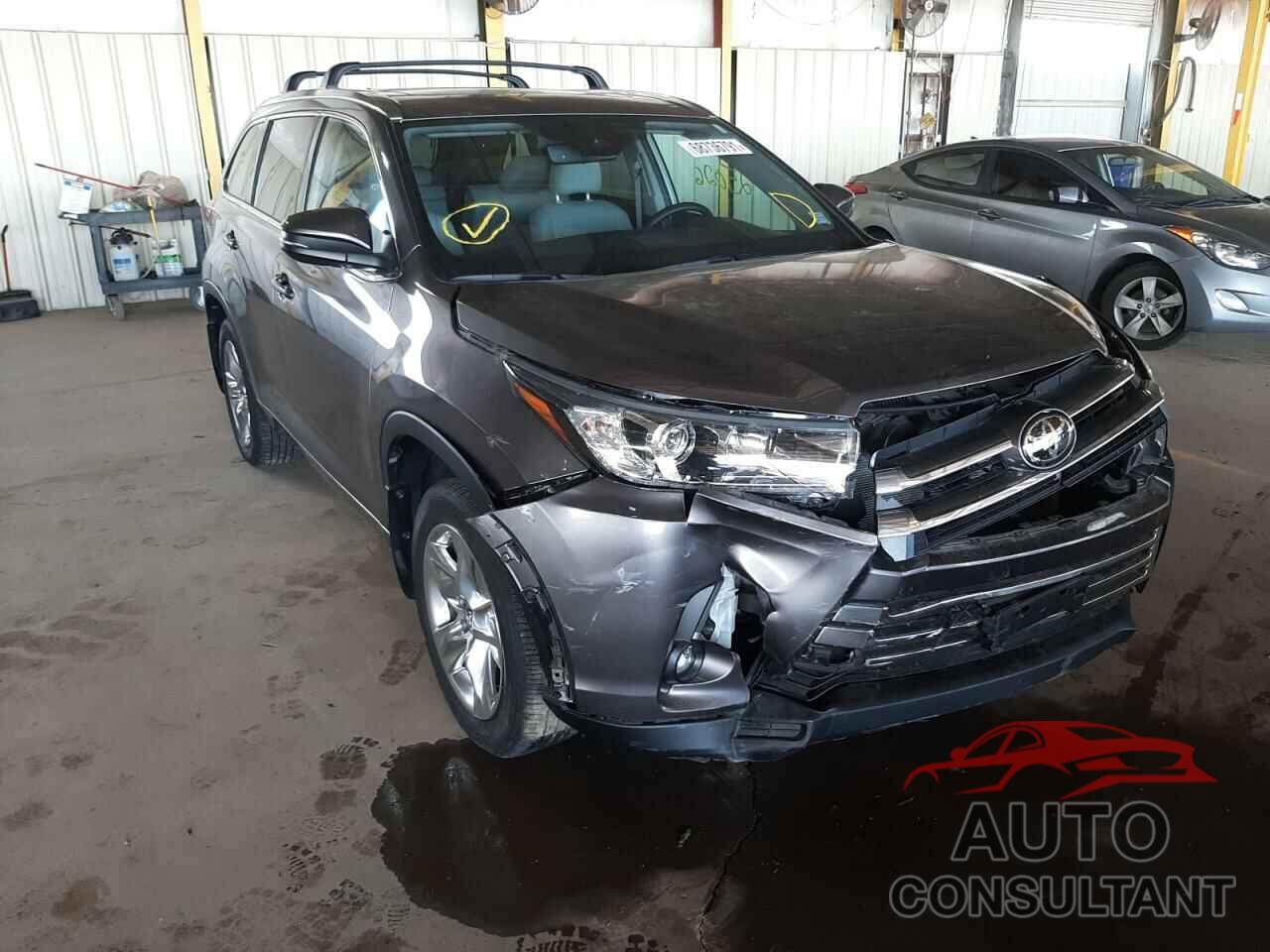 TOYOTA HIGHLANDER 2019 - 5TDDZRFH5KS960889