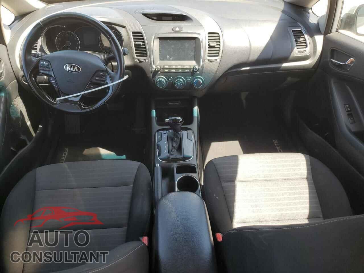 KIA FORTE 2017 - 3KPFL4A77HE103827
