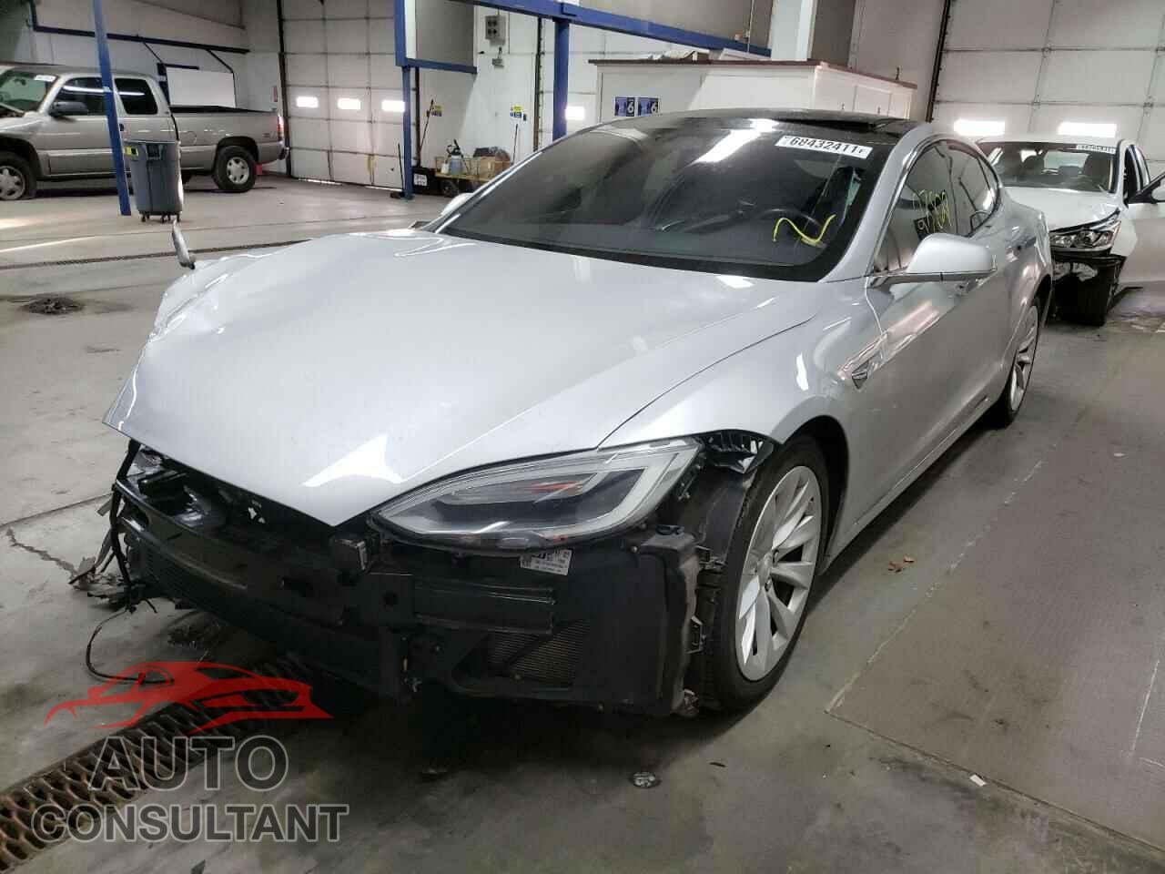 TESLA MODEL S 2017 - 5YJSA1E19HF206900