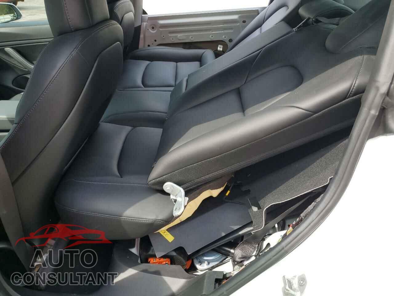 TESLA MODEL 3 2019 - 5YJ3E1EB8KF364783