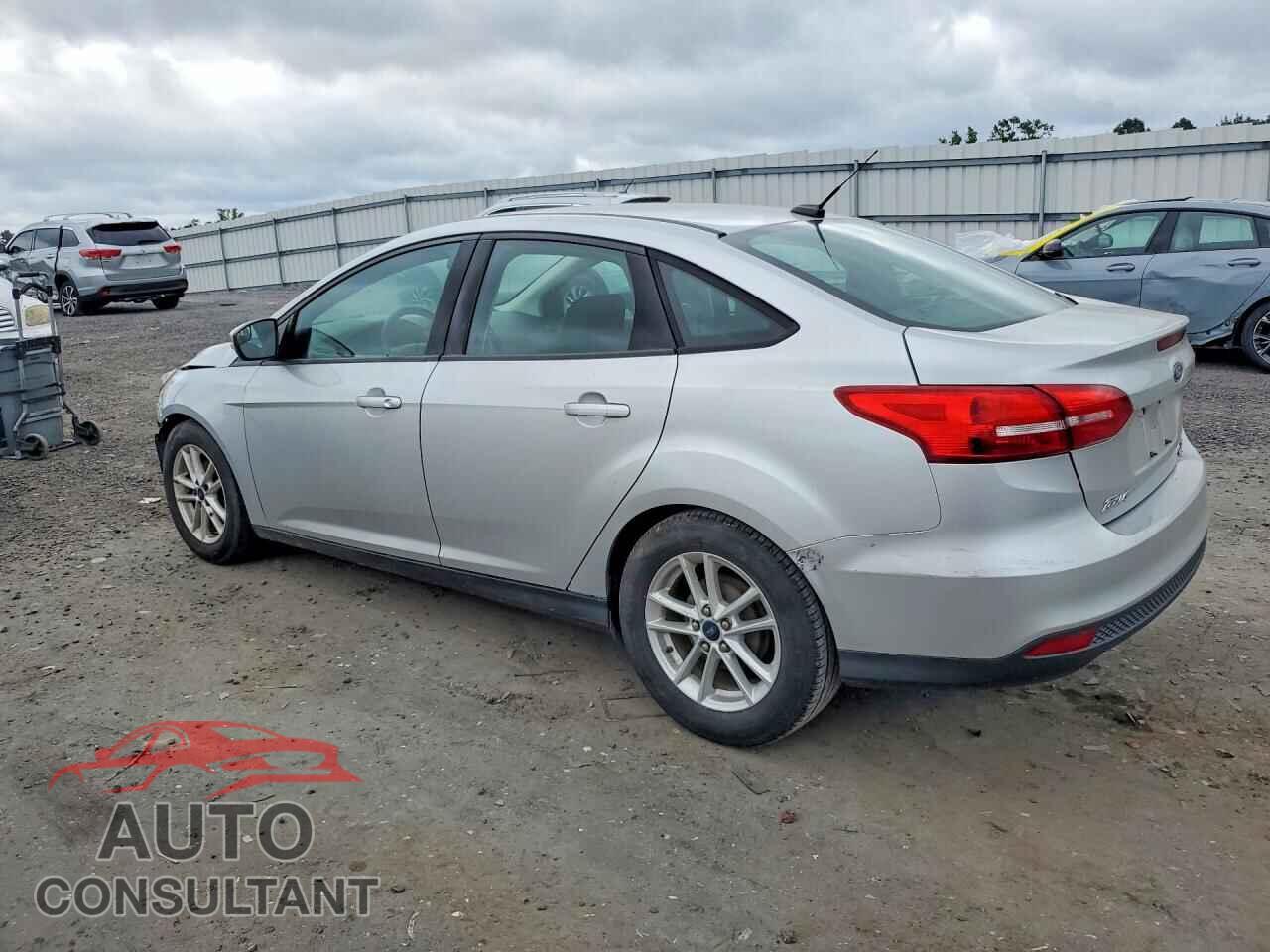 FORD FOCUS 2015 - 1FADP3F25FL379131