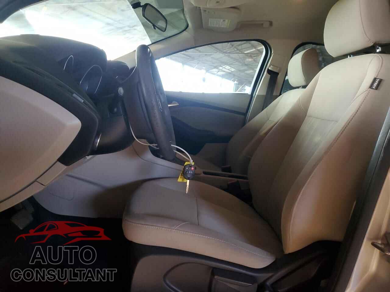 FORD FOCUS 2016 - 1FADP3F27GL282496