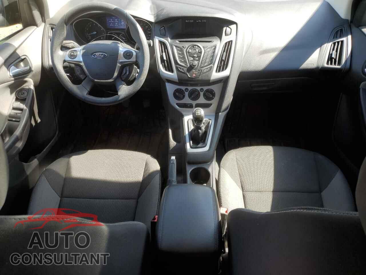 FORD FOCUS 2013 - 1FADP3F22DL256223