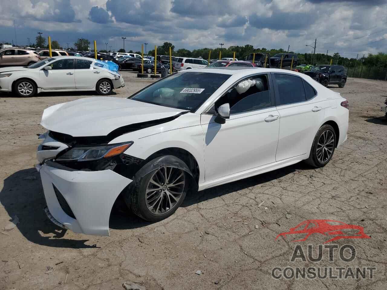 TOYOTA CAMRY 2018 - 4T1B11HKXJU561877