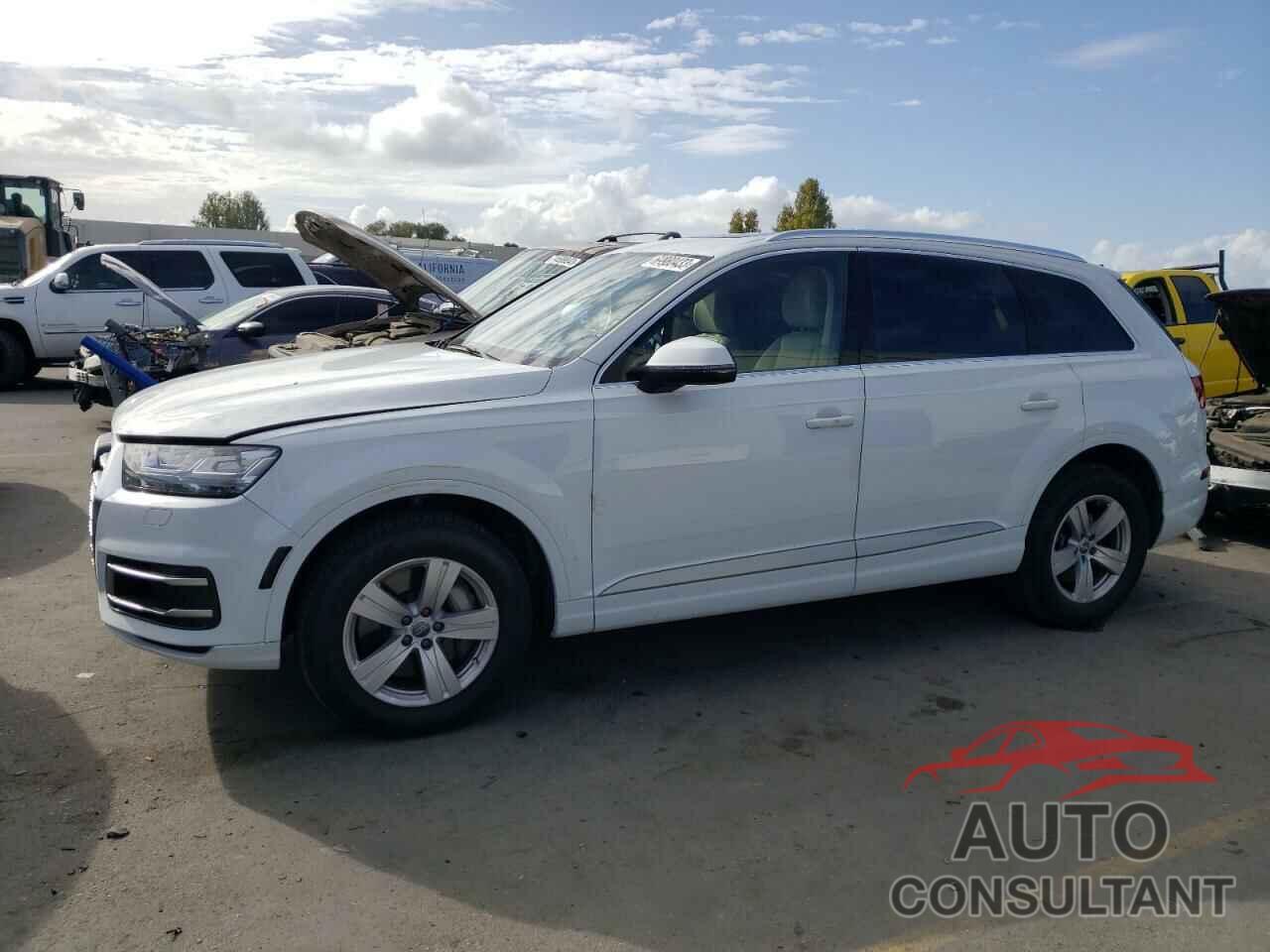 AUDI Q7 2019 - WA1LHAF73KD040191