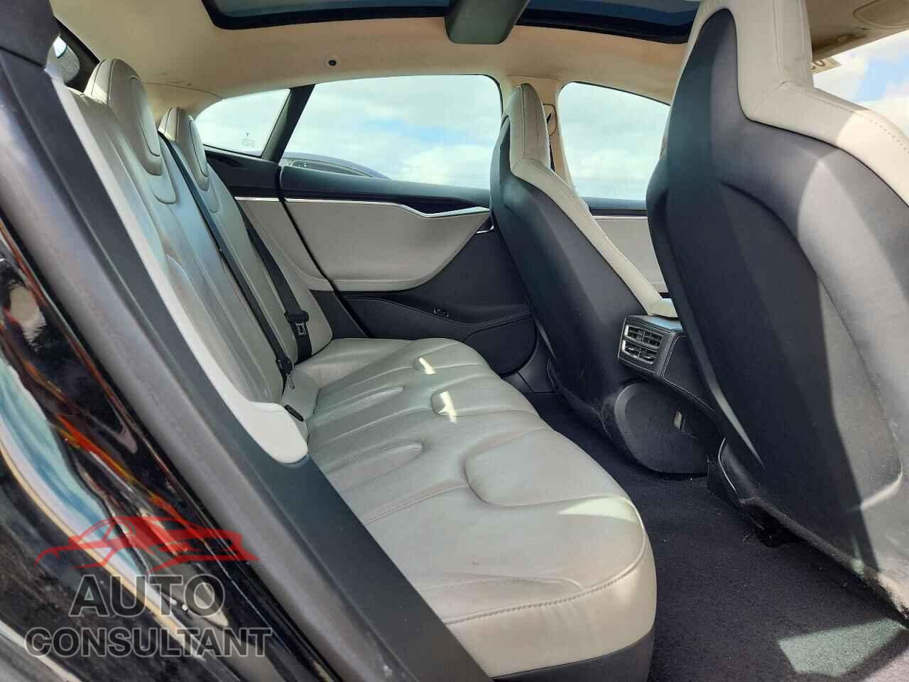 TESLA MODEL S 2013 - 5YJSA1CN2DFP28025