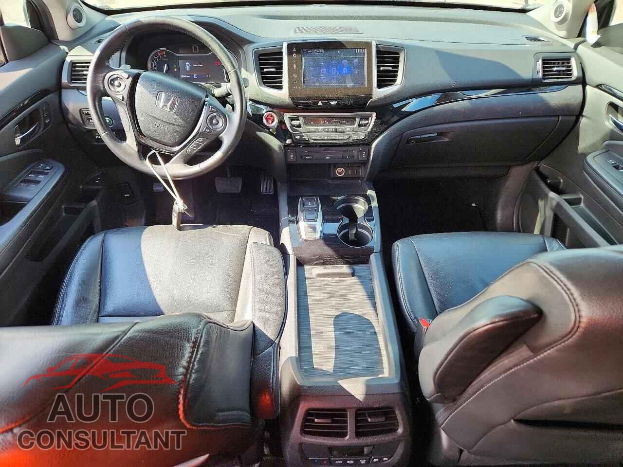HONDA PILOT 2017 - 5FNYF6H95HB022385