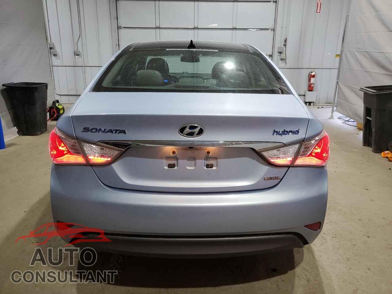 HYUNDAI SONATA 2015 - KMHEC4A41FA136805