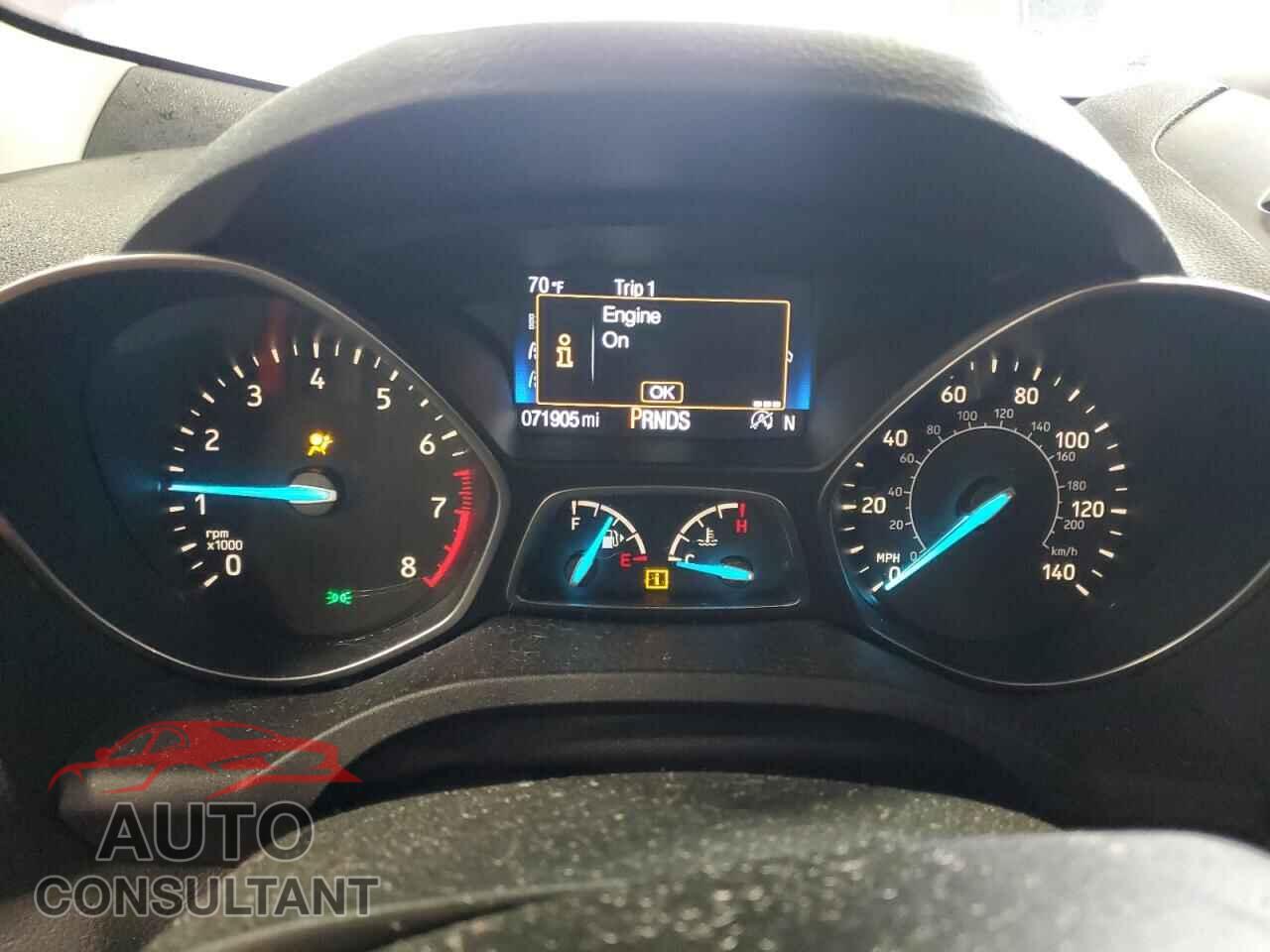 FORD ESCAPE 2017 - 1FMCU9JD1HUC22988