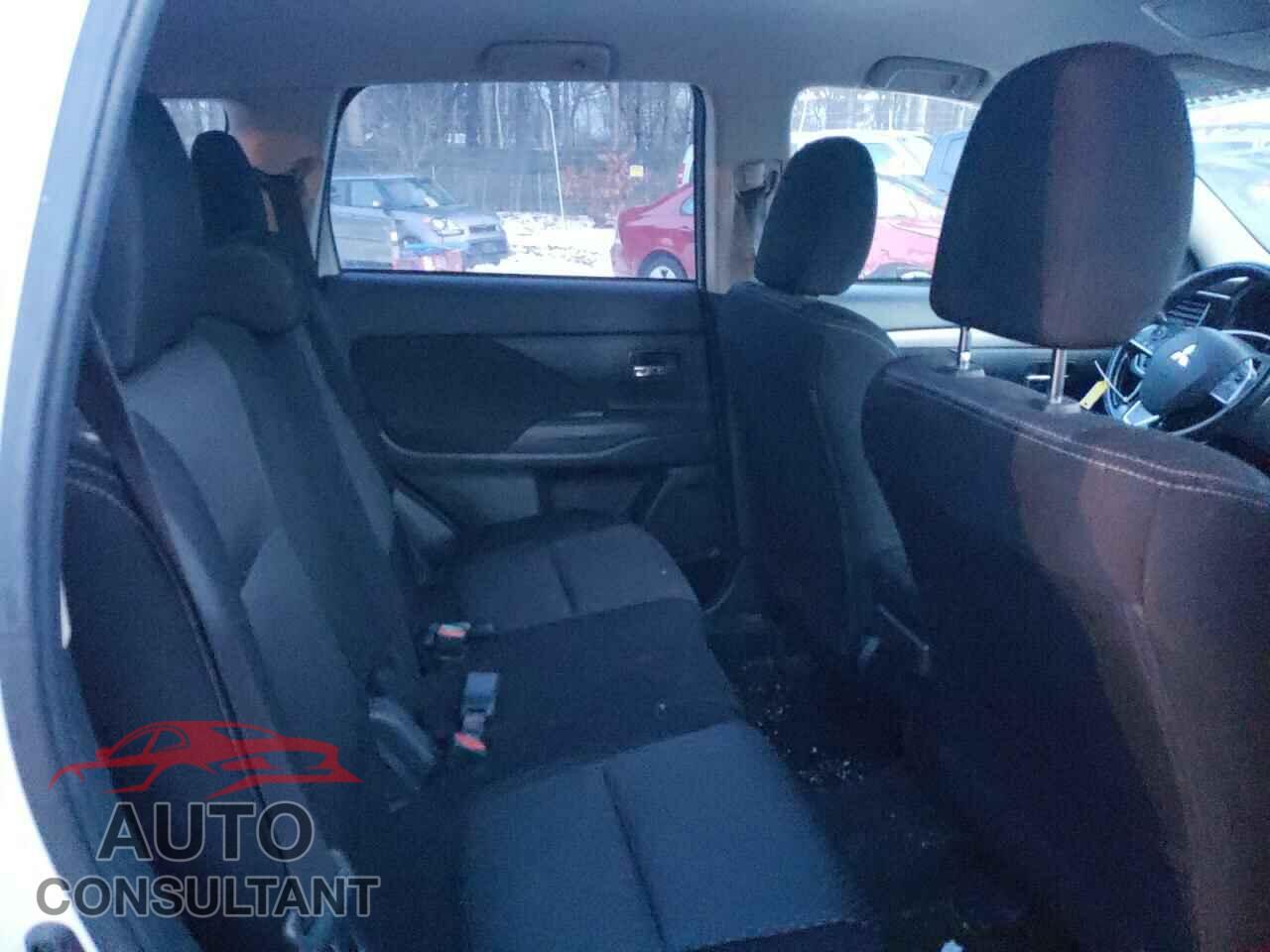 MITSUBISHI OUTLANDER 2017 - JA4AD2A34HZ008729