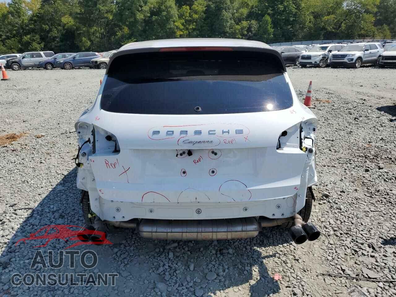 PORSCHE CAYENNE 2016 - WP1AA2A20GLA02285