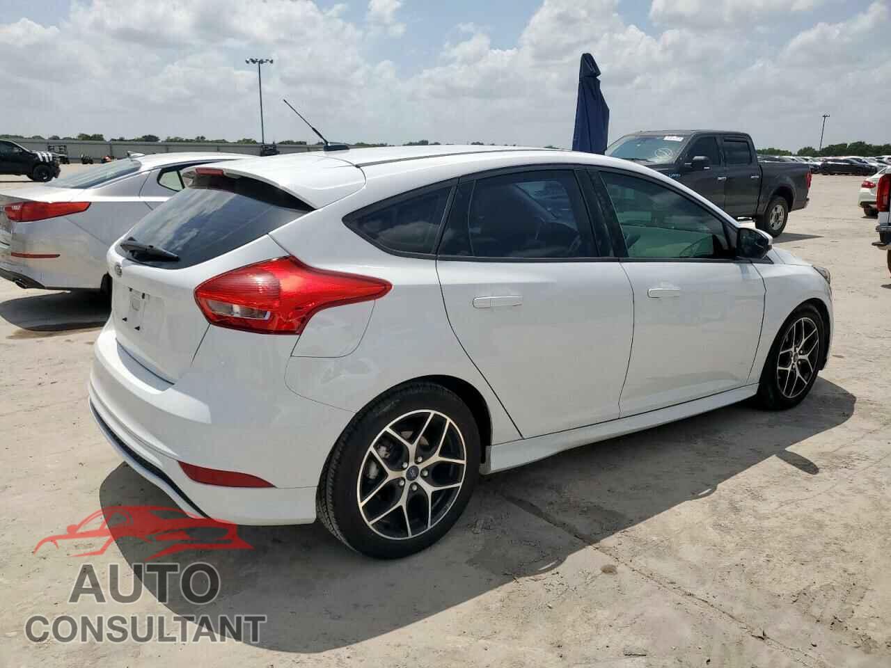FORD FOCUS 2016 - 1FADP3K29GL288810