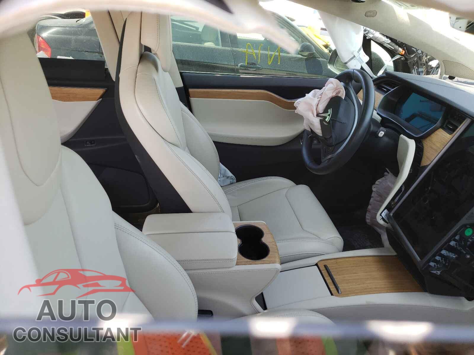 TESLA MODEL X 2018 - 5YJXCAE26JF112875