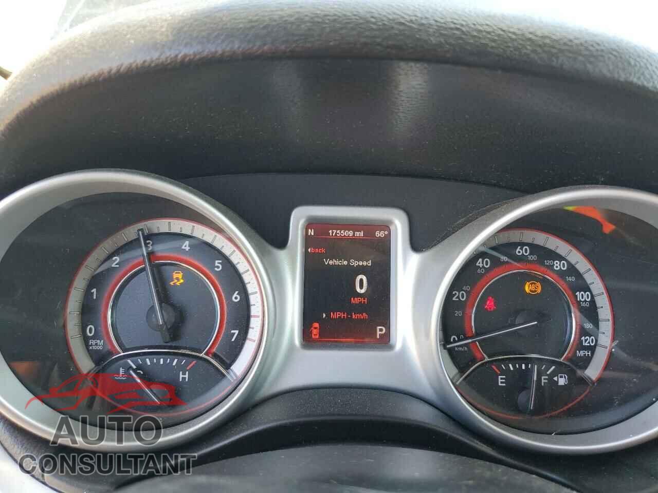 DODGE JOURNEY 2012 - 3C4PDCBG5CT333672