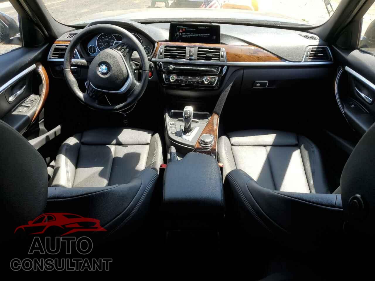 BMW 3 SERIES 2016 - WBA8E9G50GNU28865