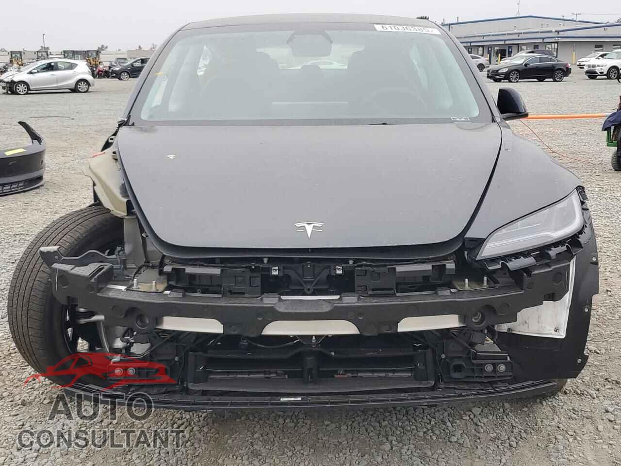 TESLA MODEL 3 2024 - 5YJ3E1EA5RF747243