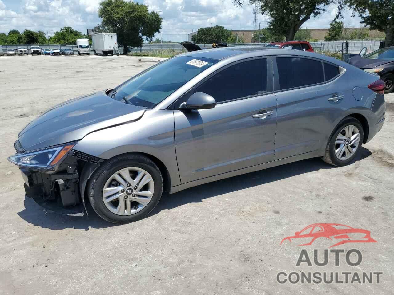 HYUNDAI ELANTRA 2019 - 5NPD84LF1KH488107