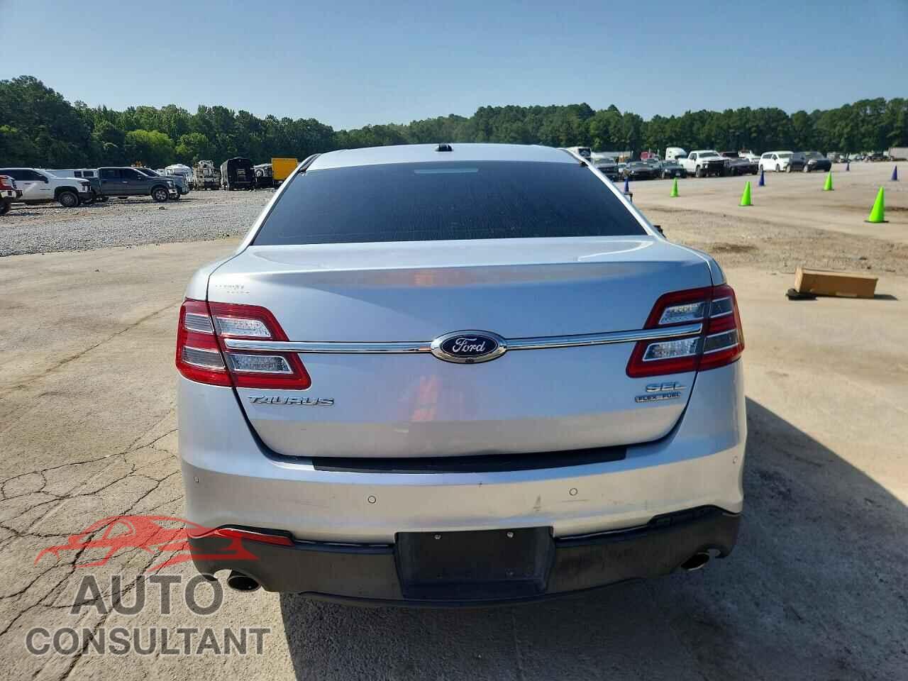 FORD TAURUS 2016 - 1FAHP2E88GG134075