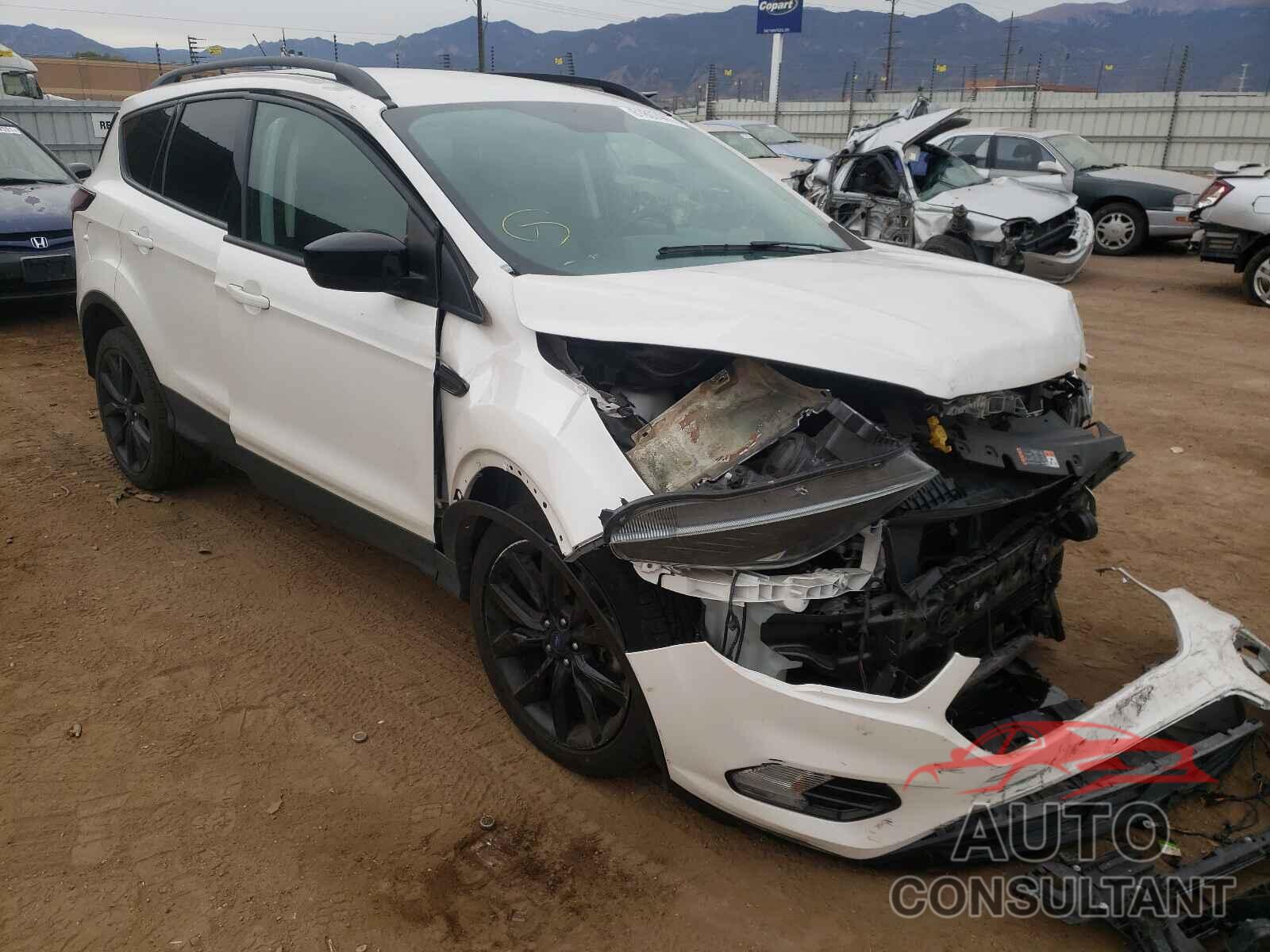 FORD ESCAPE 2017 - 1FMCU9G97HUD76656