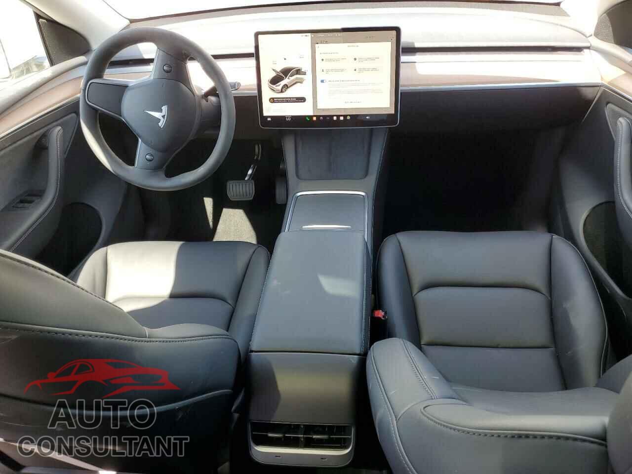 TESLA MODEL Y 2024 - 7SAYGDEE2RF088772