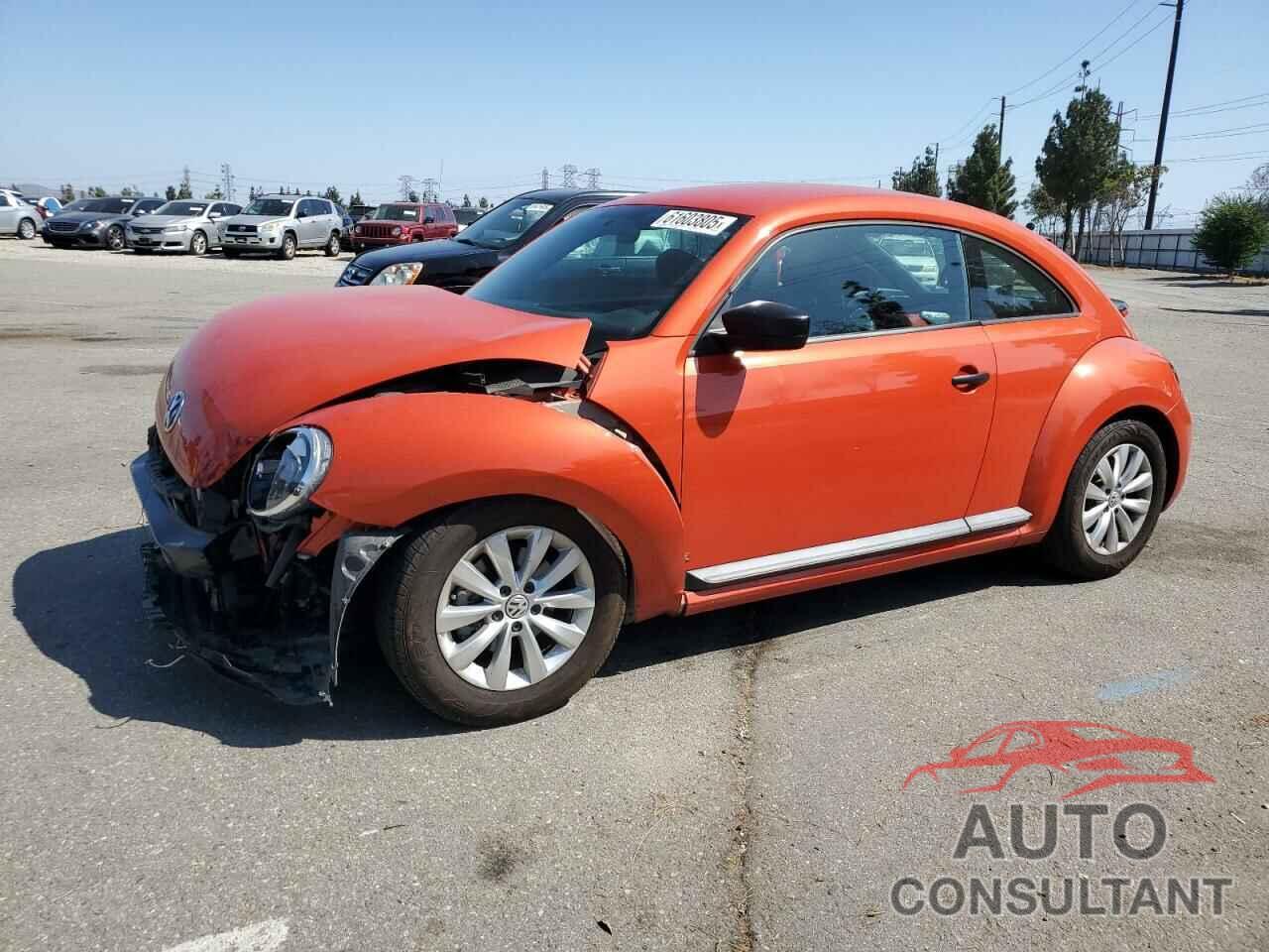 VOLKSWAGEN BEETLE 2018 - 3VWFD7AT6JM712900
