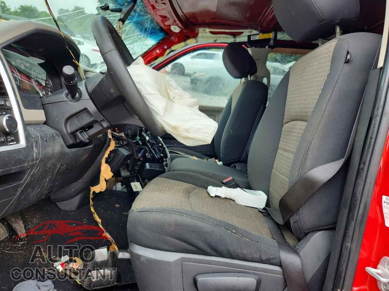 DODGE RAM 1500 2012 - 1C6RD7GP2CS292645