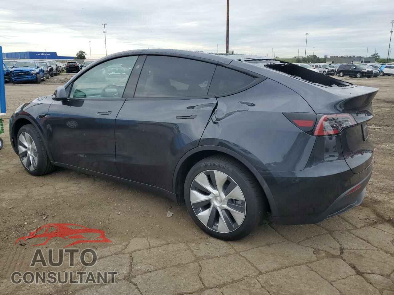 TESLA MODEL Y 2024 - 7SAYGDED8RF027479
