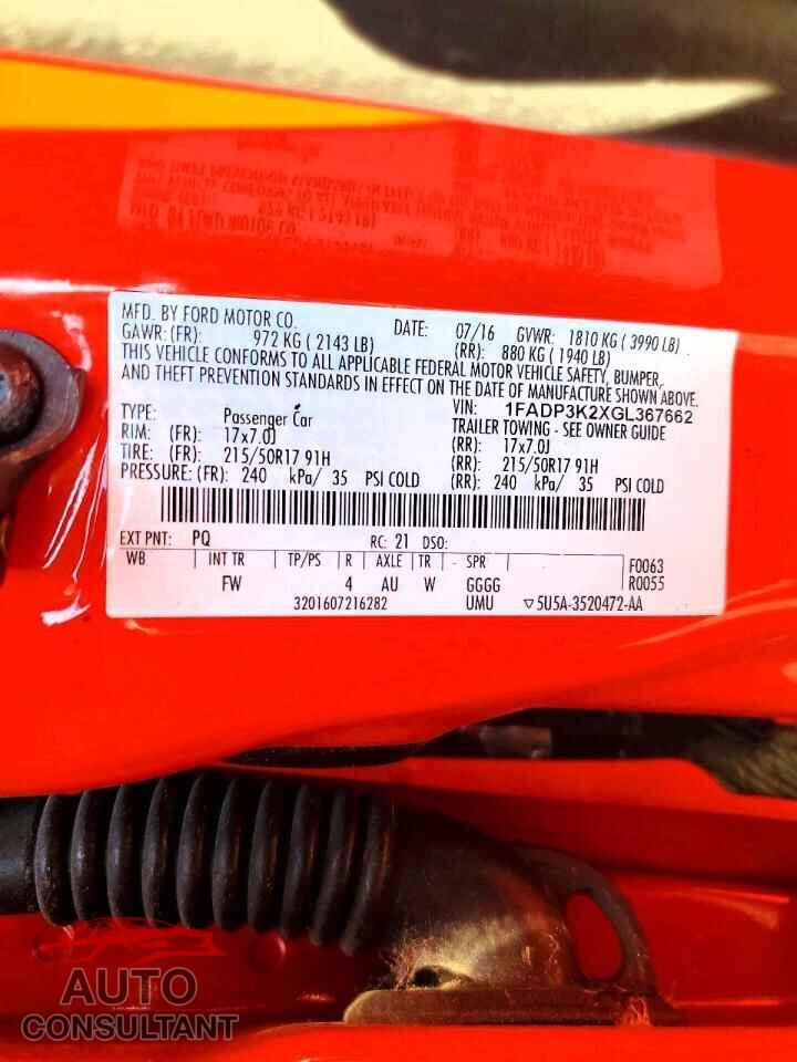 FORD FOCUS 2016 - 1FADP3K2XGL367662