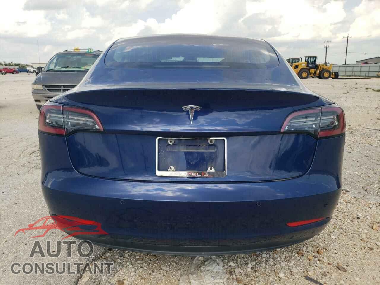 TESLA MODEL 3 2018 - 5YJ3E1EA0JF038580