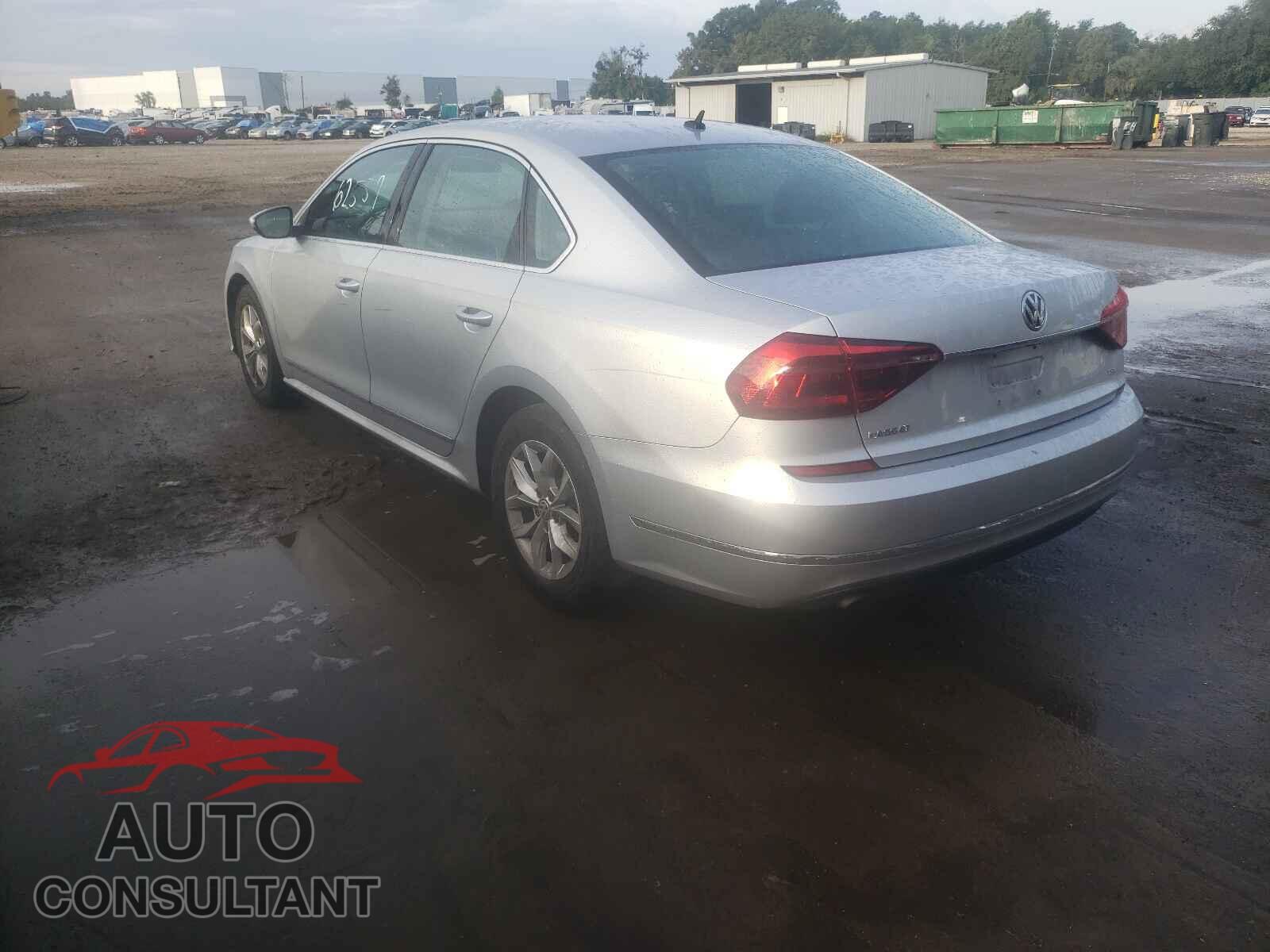 VOLKSWAGEN PASSAT 2017 - 1VWAT7A38HC009596
