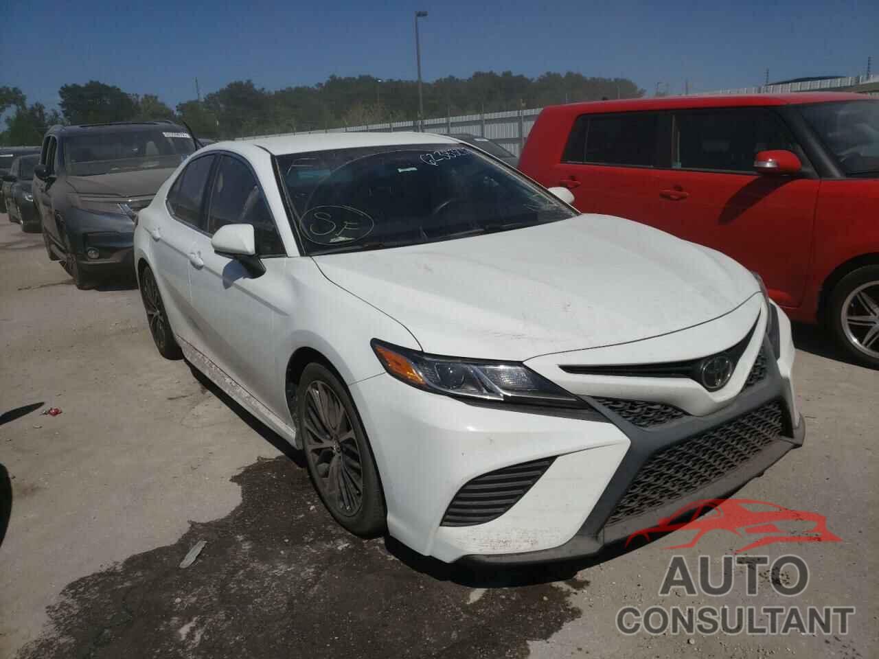 TOYOTA CAMRY 2018 - 4T1B11HK9JU142807