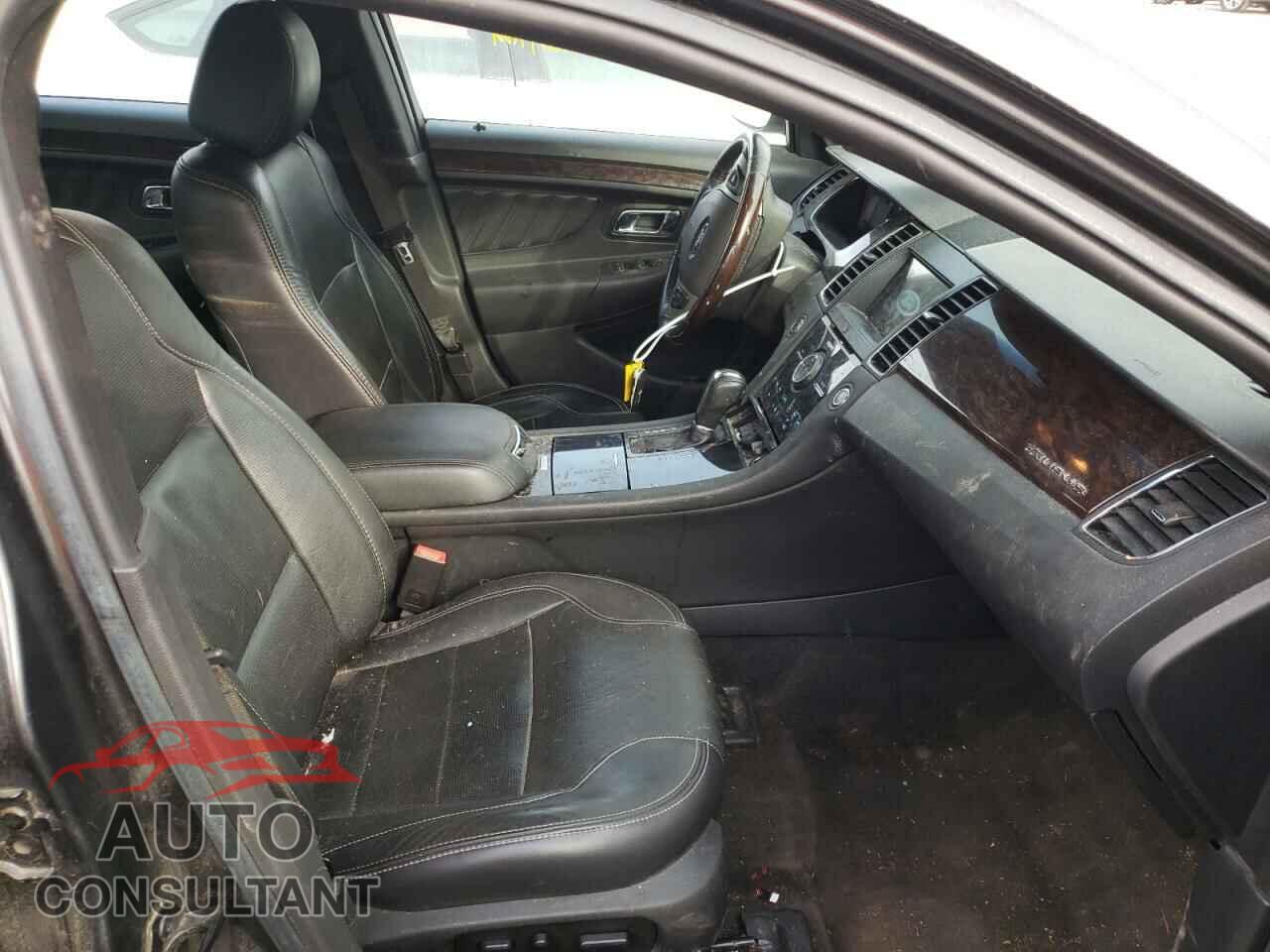 FORD TAURUS 2017 - 1FAHP2F82HG104389