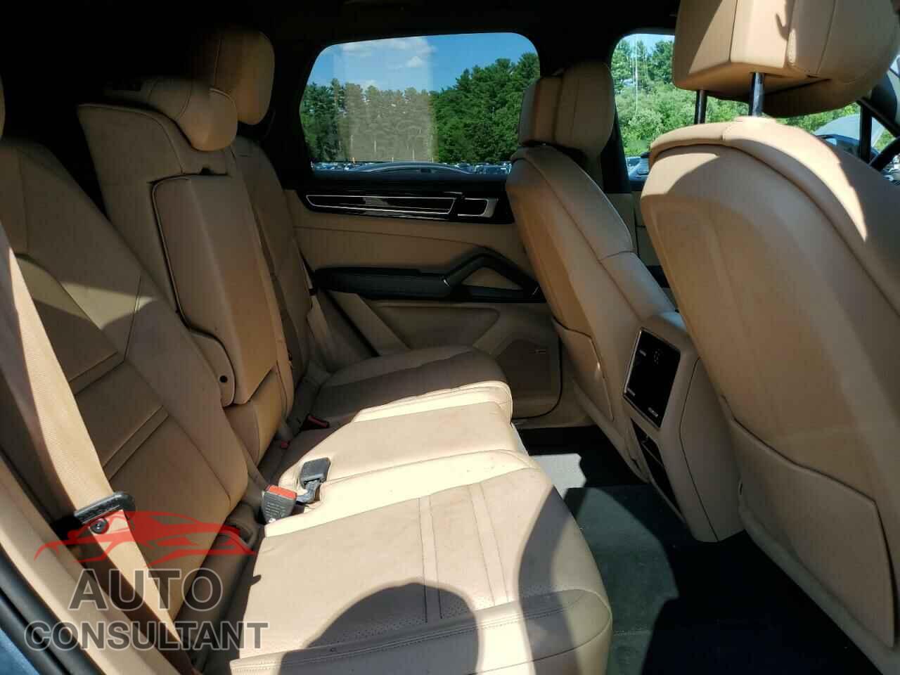 PORSCHE CAYENNE 2019 - WP1AB2AY3KDA62159