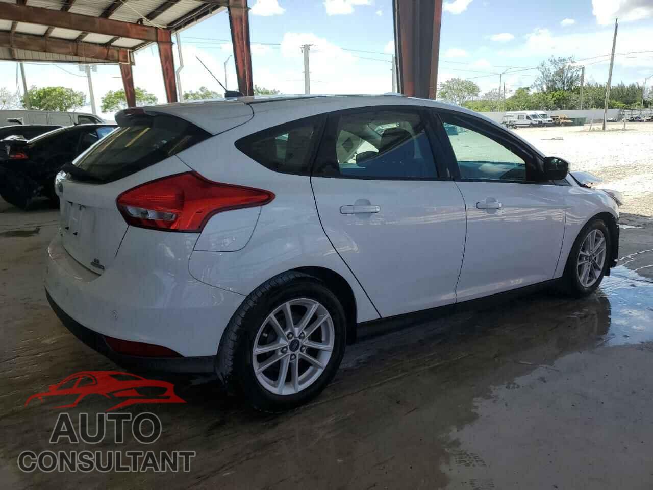 FORD FOCUS 2015 - 1FADP3K22FL382011
