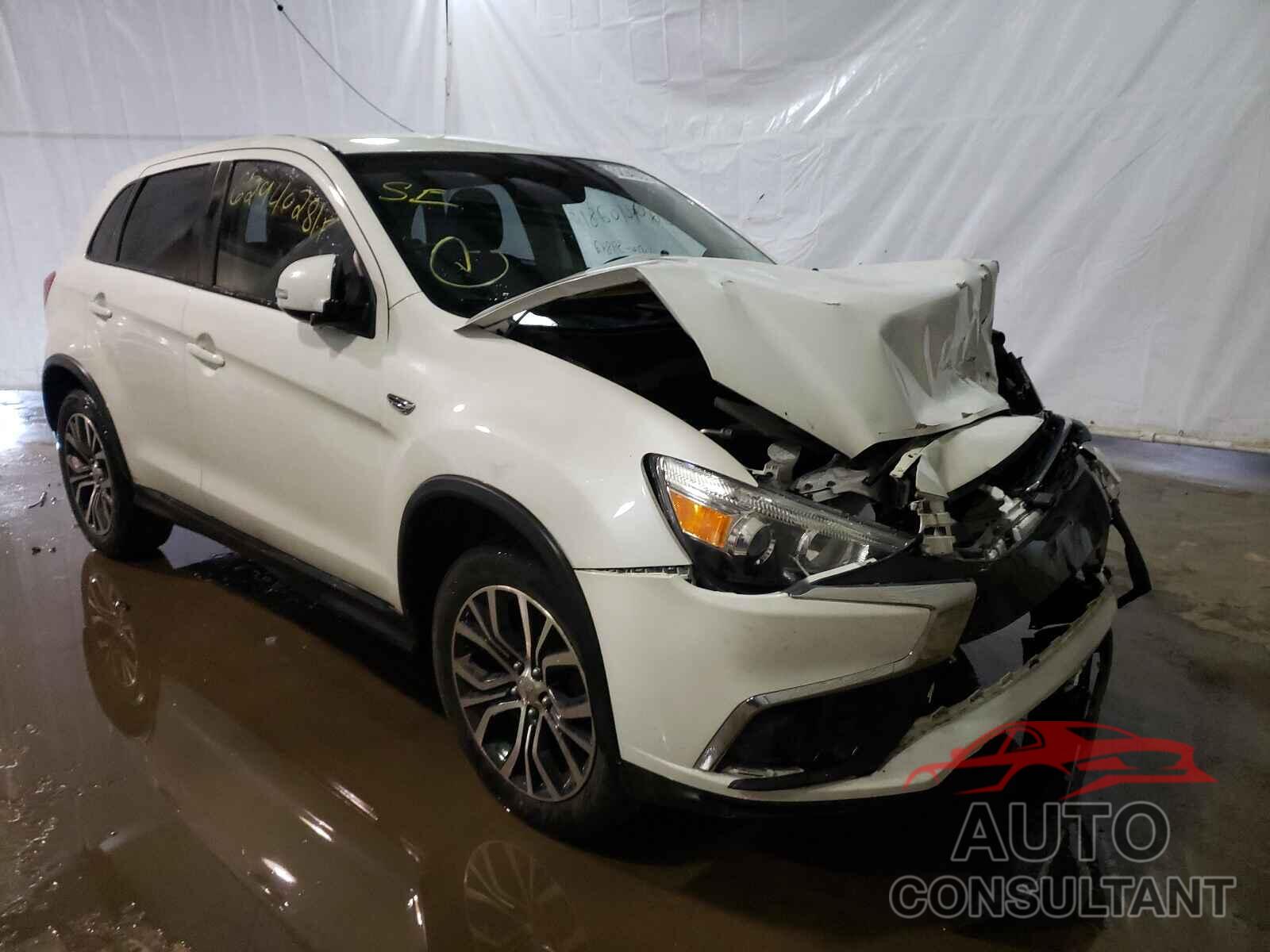 MITSUBISHI OUTLANDER 2018 - JA4AR3AU6JU006158