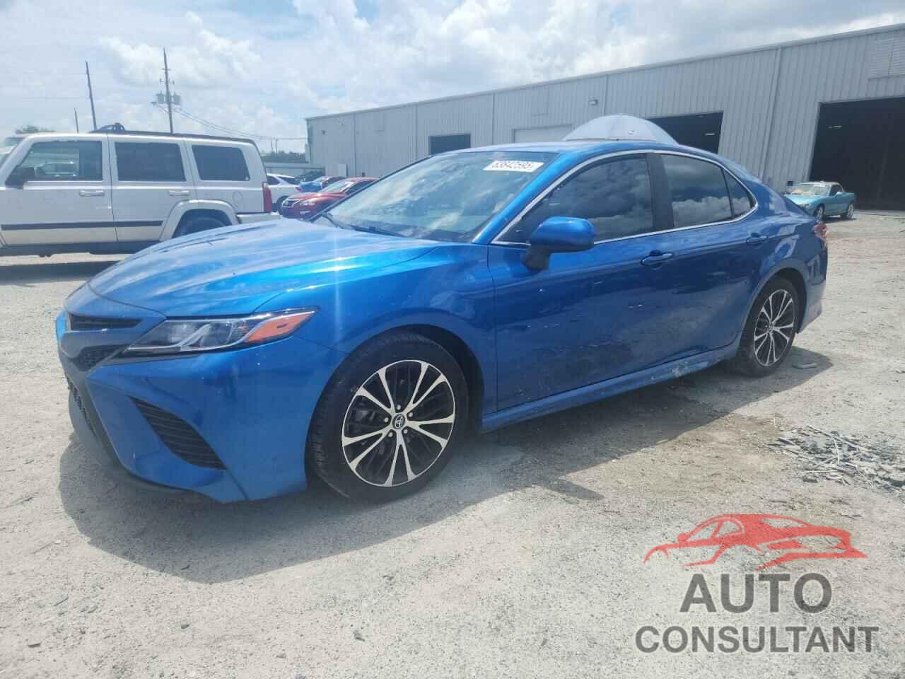 TOYOTA CAMRY 2018 - 4T1B11HK8JU067114
