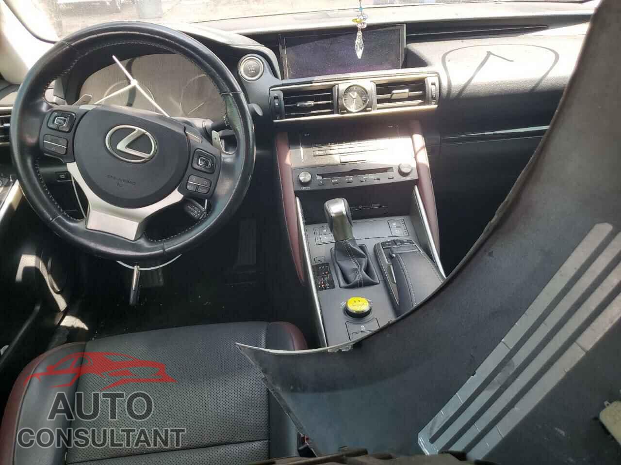 LEXUS IS 2017 - JTHBA1D2XH5048741