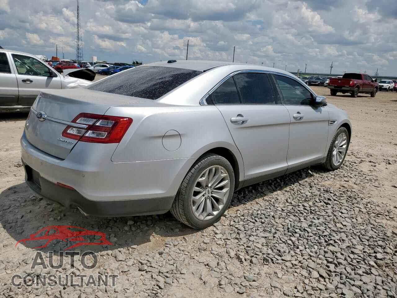 FORD TAURUS 2018 - 1FAHP2F83JG106237