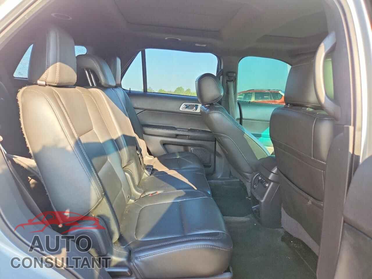 FORD EXPLORER 2015 - 1FM5K8D82FGA11639