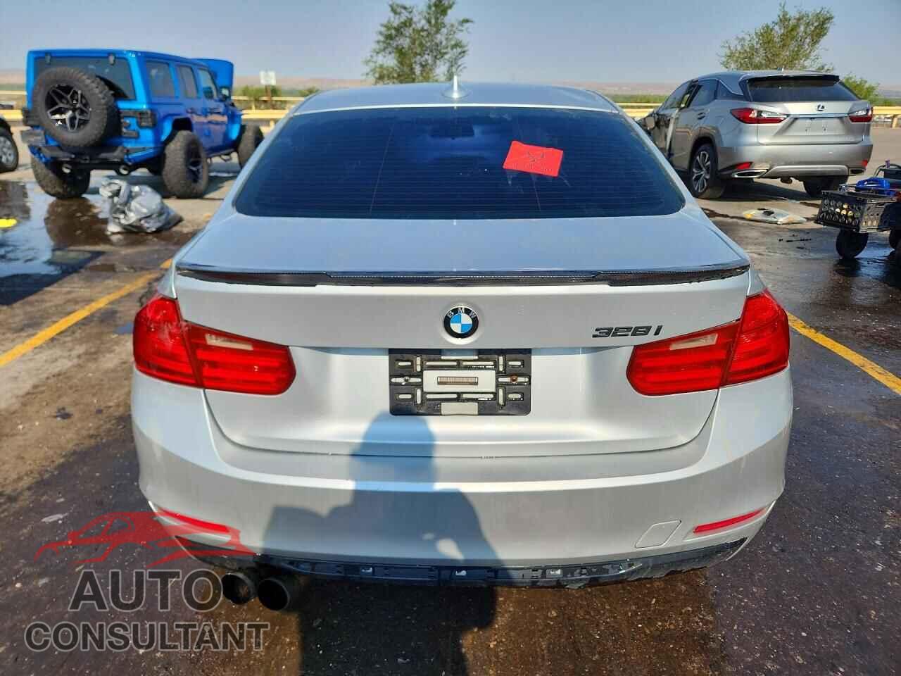 BMW 3 SERIES 2013 - WBA3A5G58DNP19351
