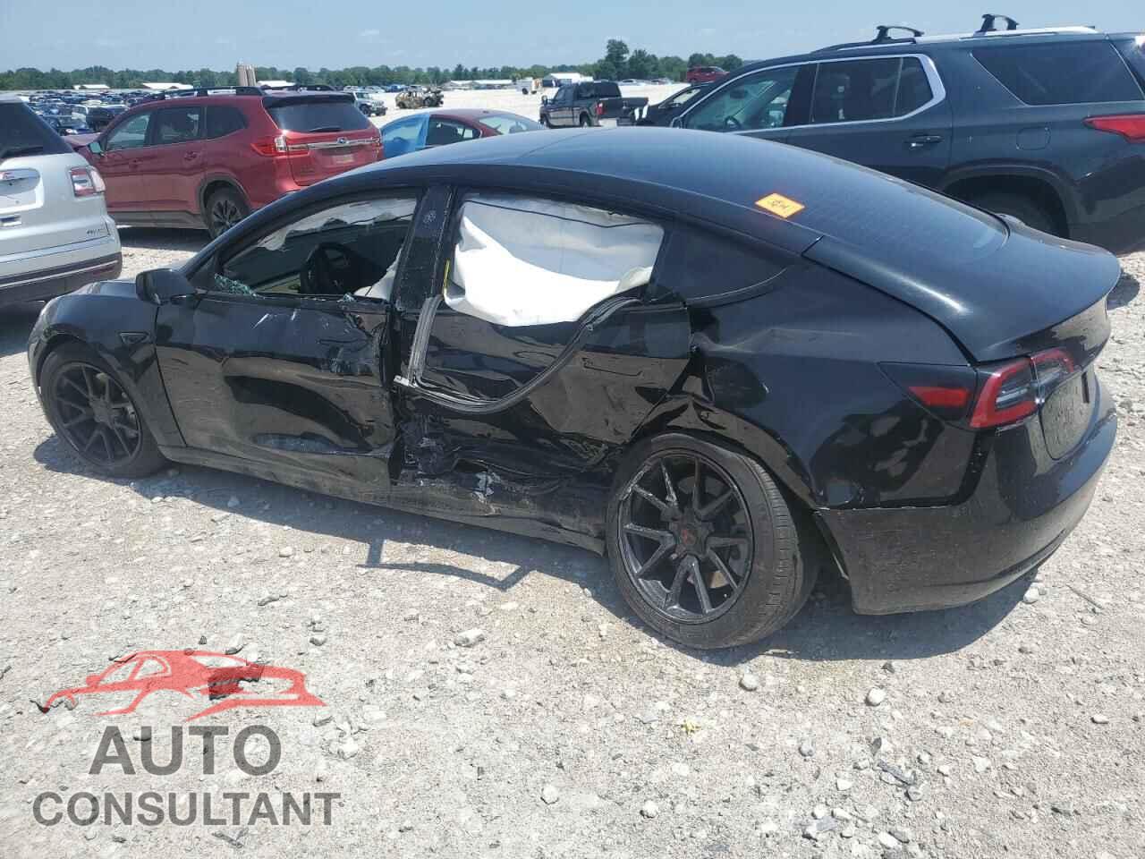 TESLA MODEL 3 2023 - 5YJ3E1EA5PF690927