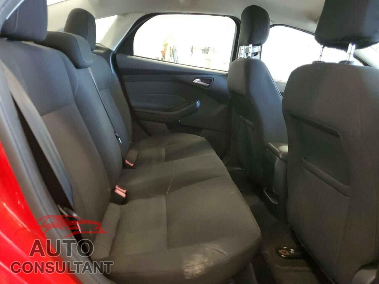 FORD FOCUS 2016 - 1FADP3F27GL320020