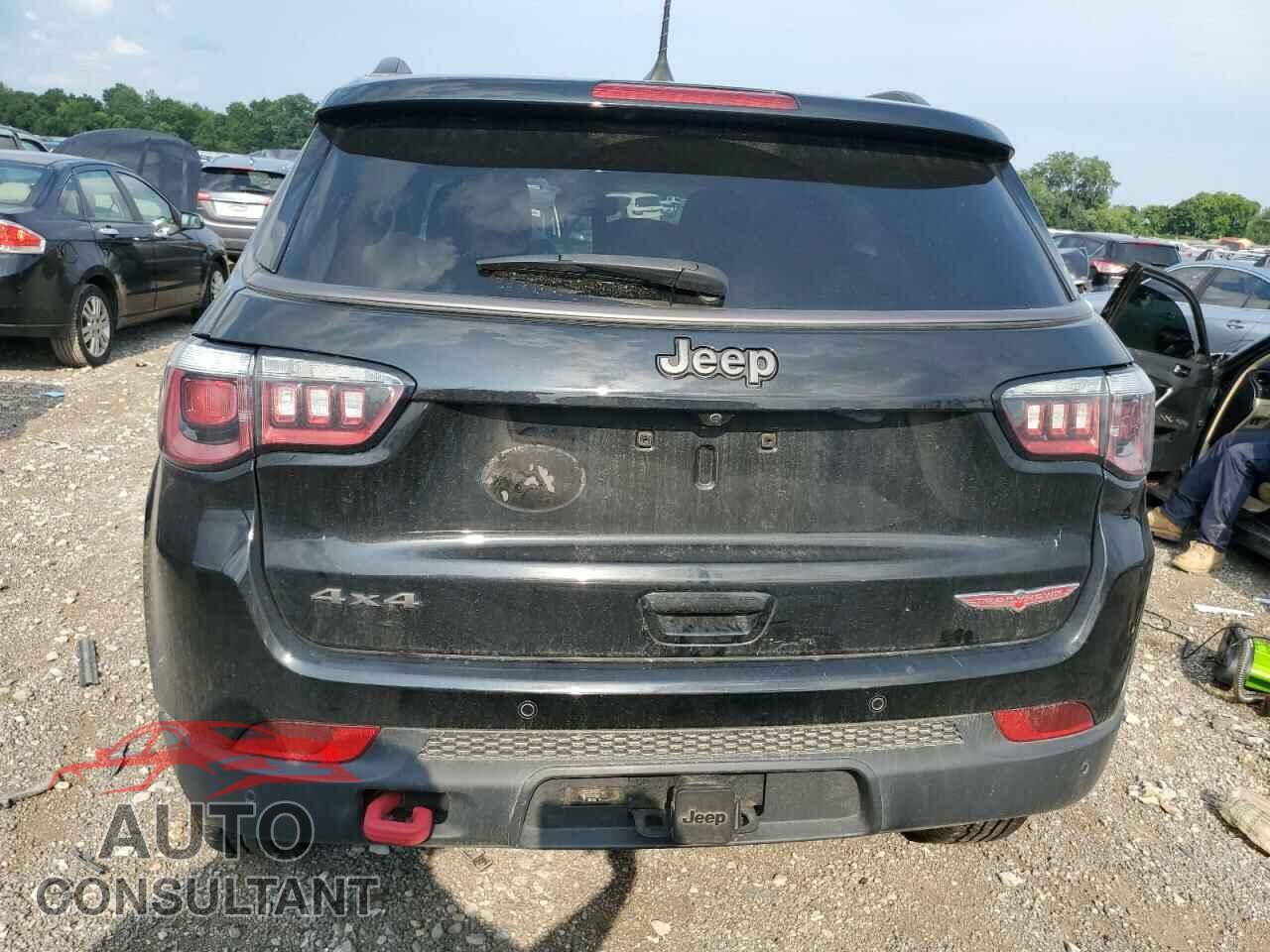 JEEP COMPASS 2018 - 3C4NJDDB4JT246348