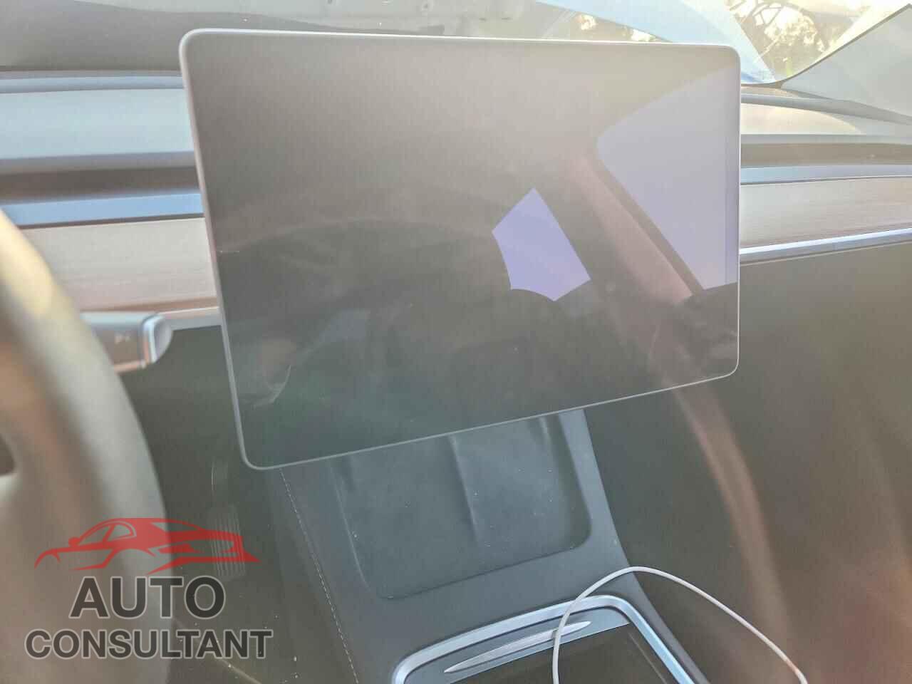 TESLA MODEL Y 2025 - 7SAYGDED9SF311547