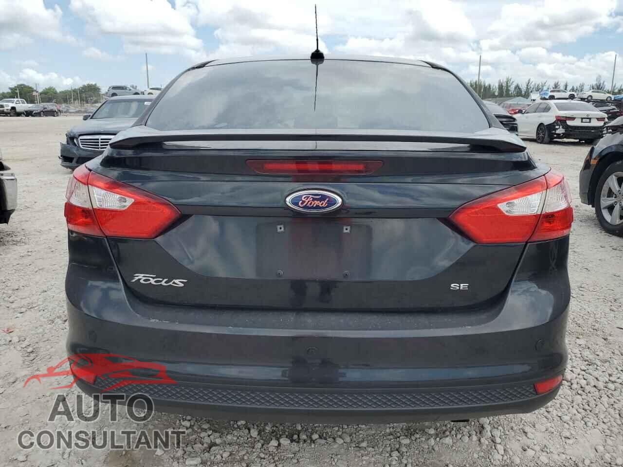 FORD FOCUS 2014 - 1FADP3F21EL215471