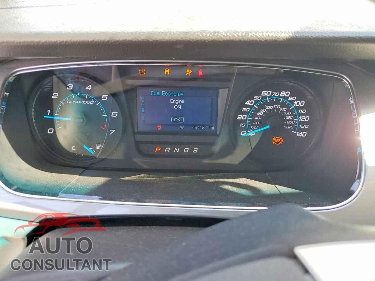 FORD TAURUS 2018 - 1FAHP2E80JG125359