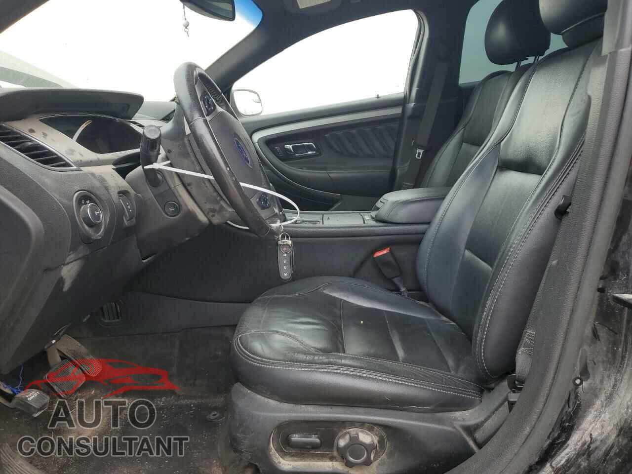 FORD TAURUS 2017 - 1FAHP2E82HG139032