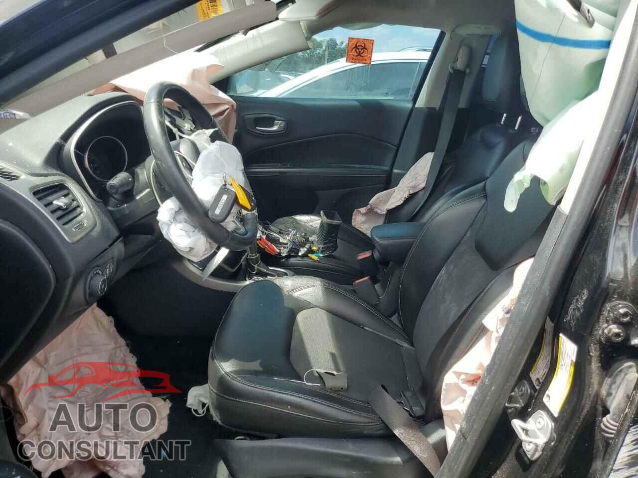 JEEP COMPASS 2018 - 3C4NJCBB4JT368494