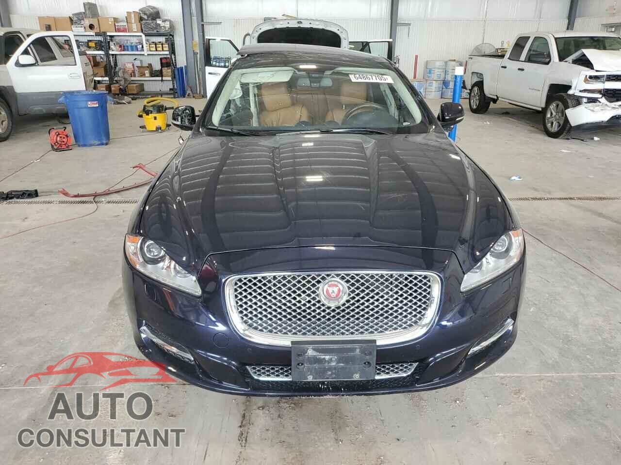 JAGUAR XJ 2014 - SAJWJ2GD1E8V61328